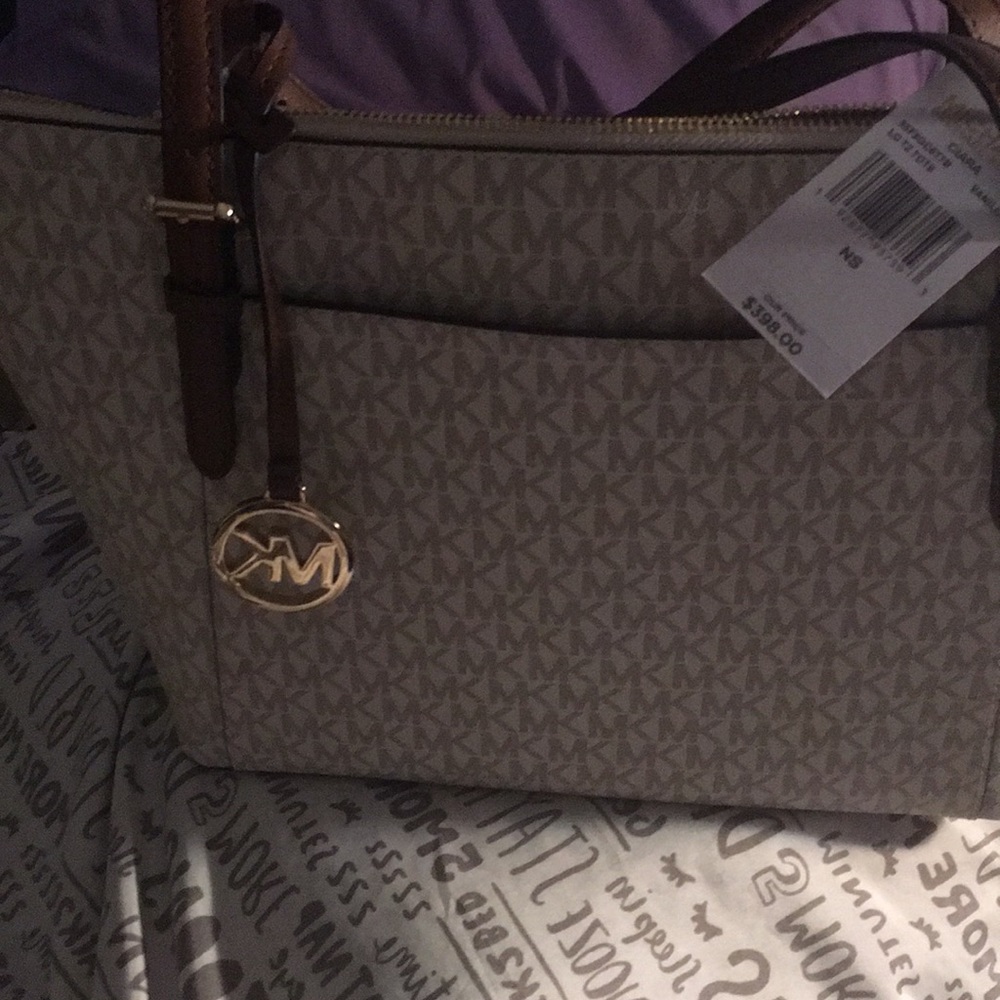 New Micheal Kors tote beige &brown Great price